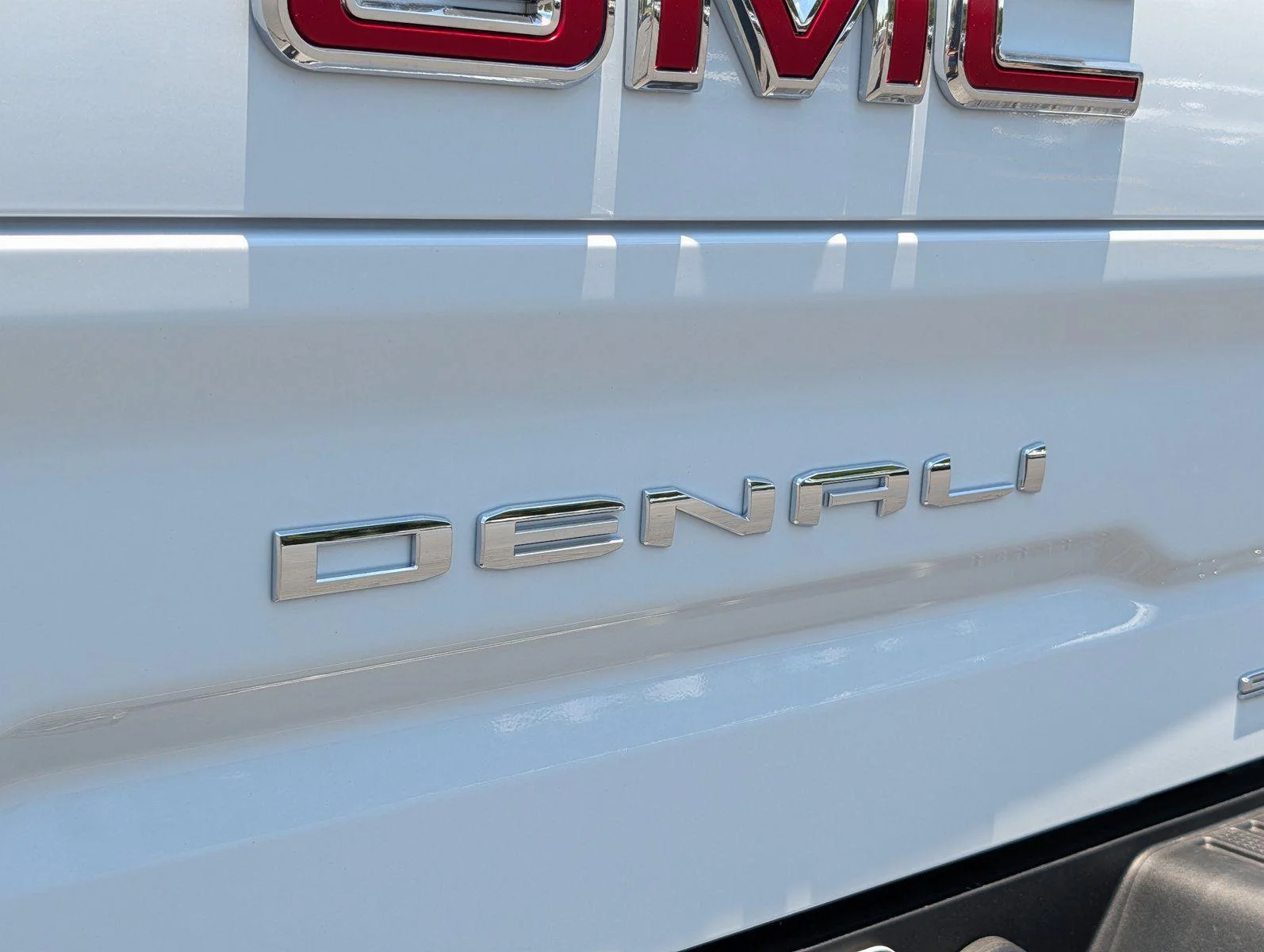 New 2026 Glacier White Tricoat GMC Denali image 37