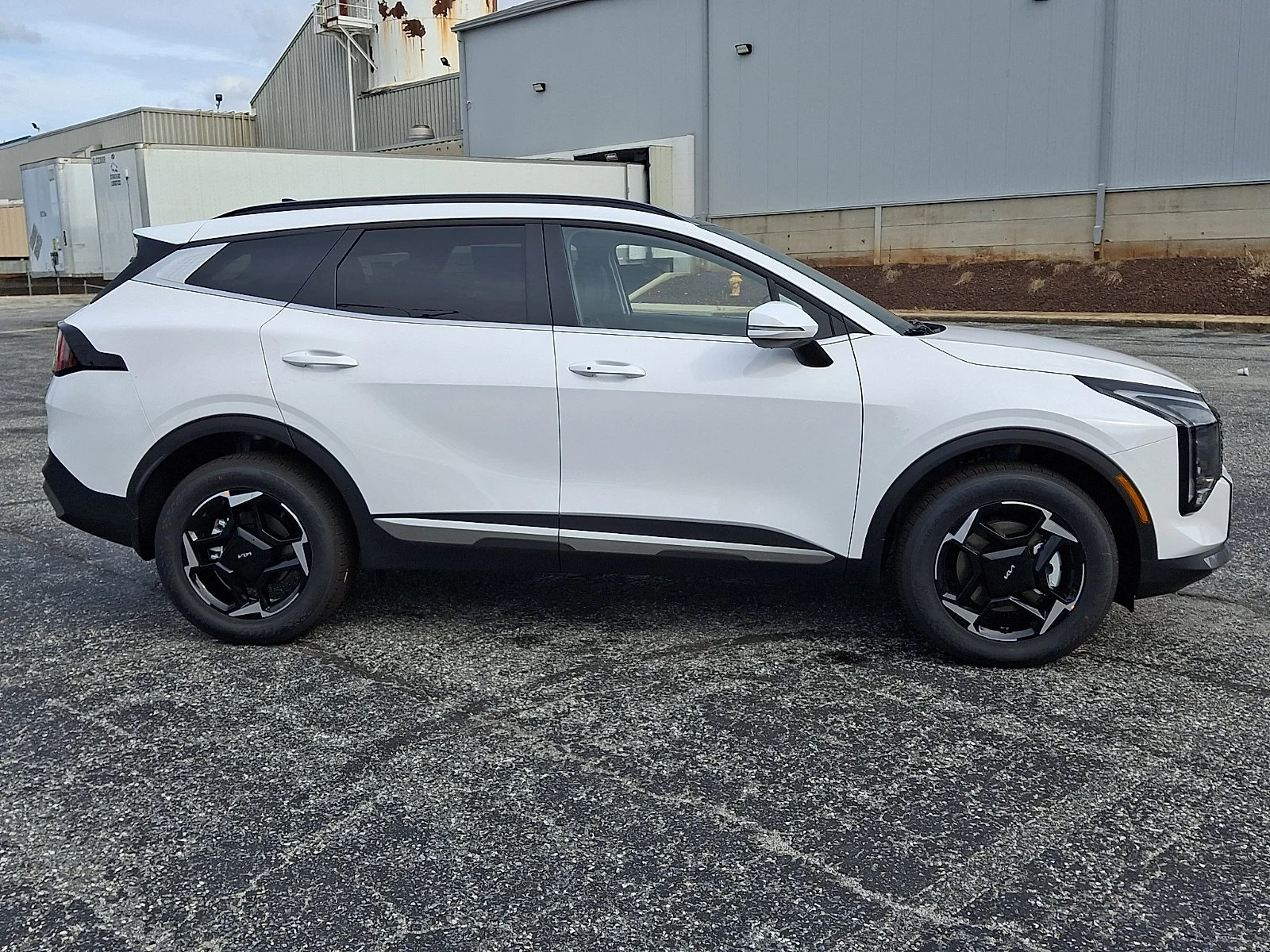 New 2027 White Kia EX image 9