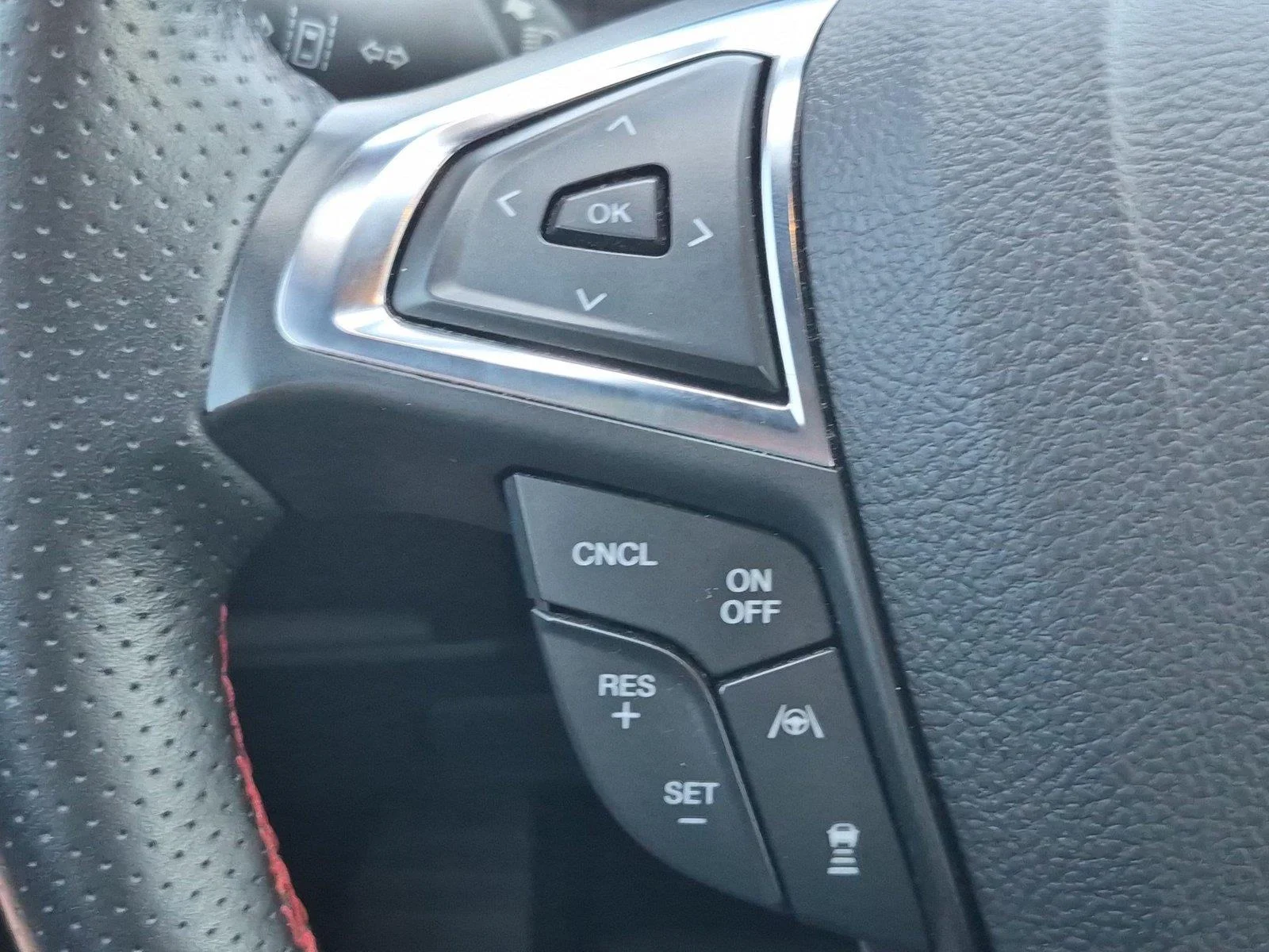 Used 2022 Rapid Red Metallic Tinted Clearcoat Ford ST-Line image 20