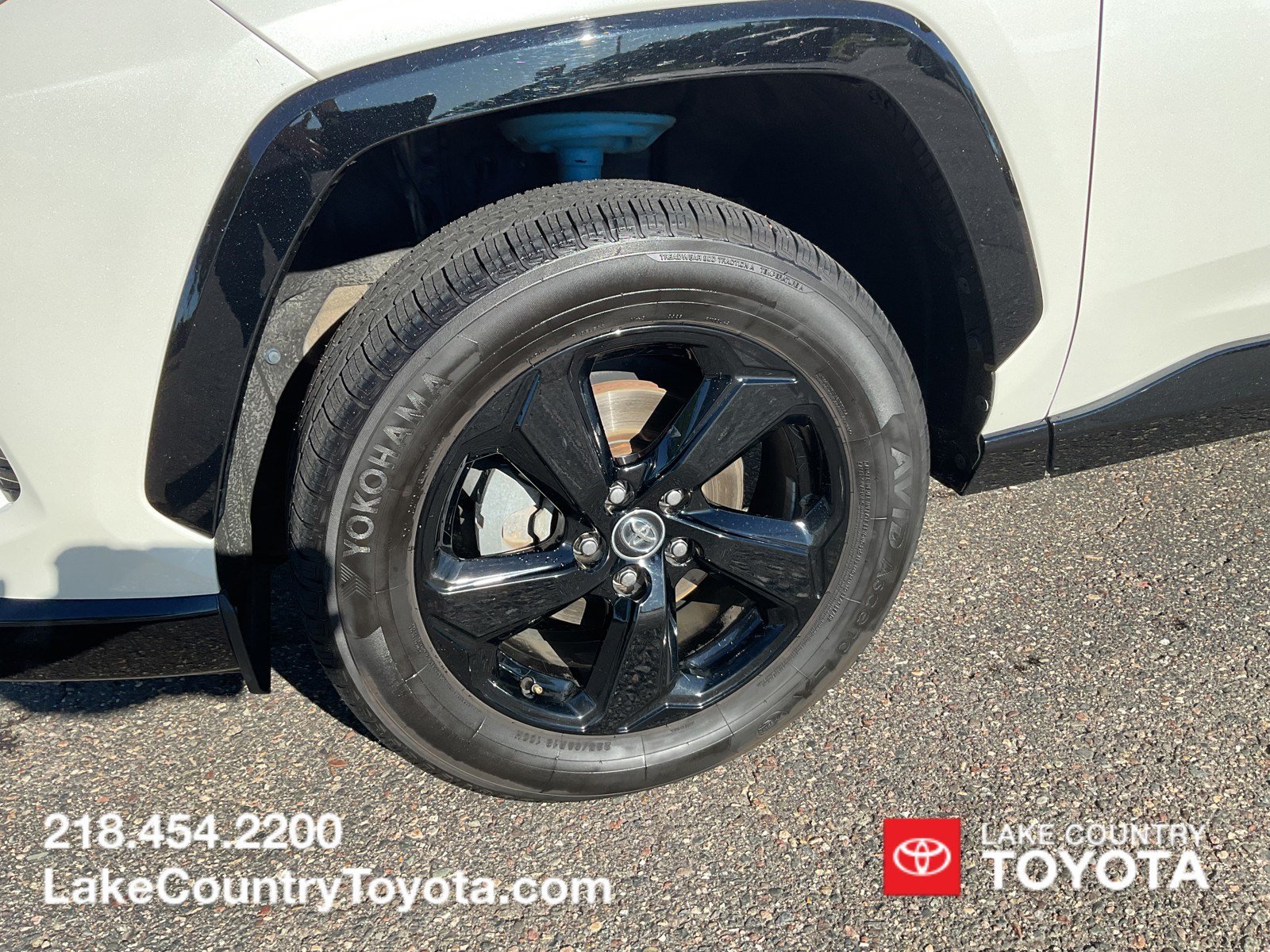 Used 2020 Blizzard Pearl Toyota XSE image 9