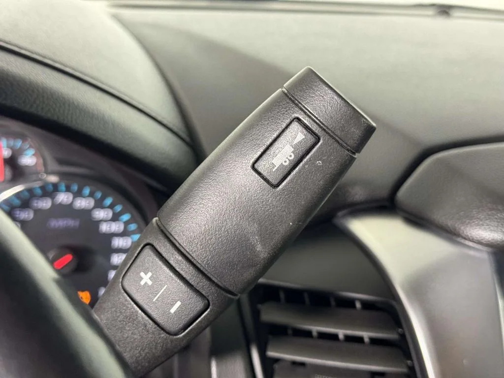 Used 2020 Gray Chevrolet LT image 24