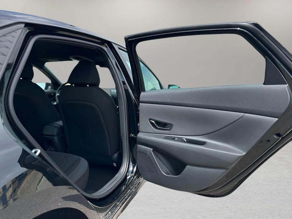 2025 Hyundai Elantra Blue - Photo 23