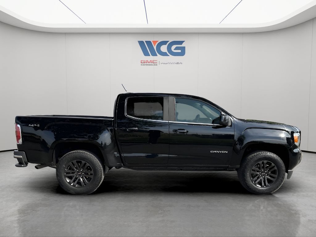 Used 2020 ONYX BLACK GMC 4WD SLE image 2