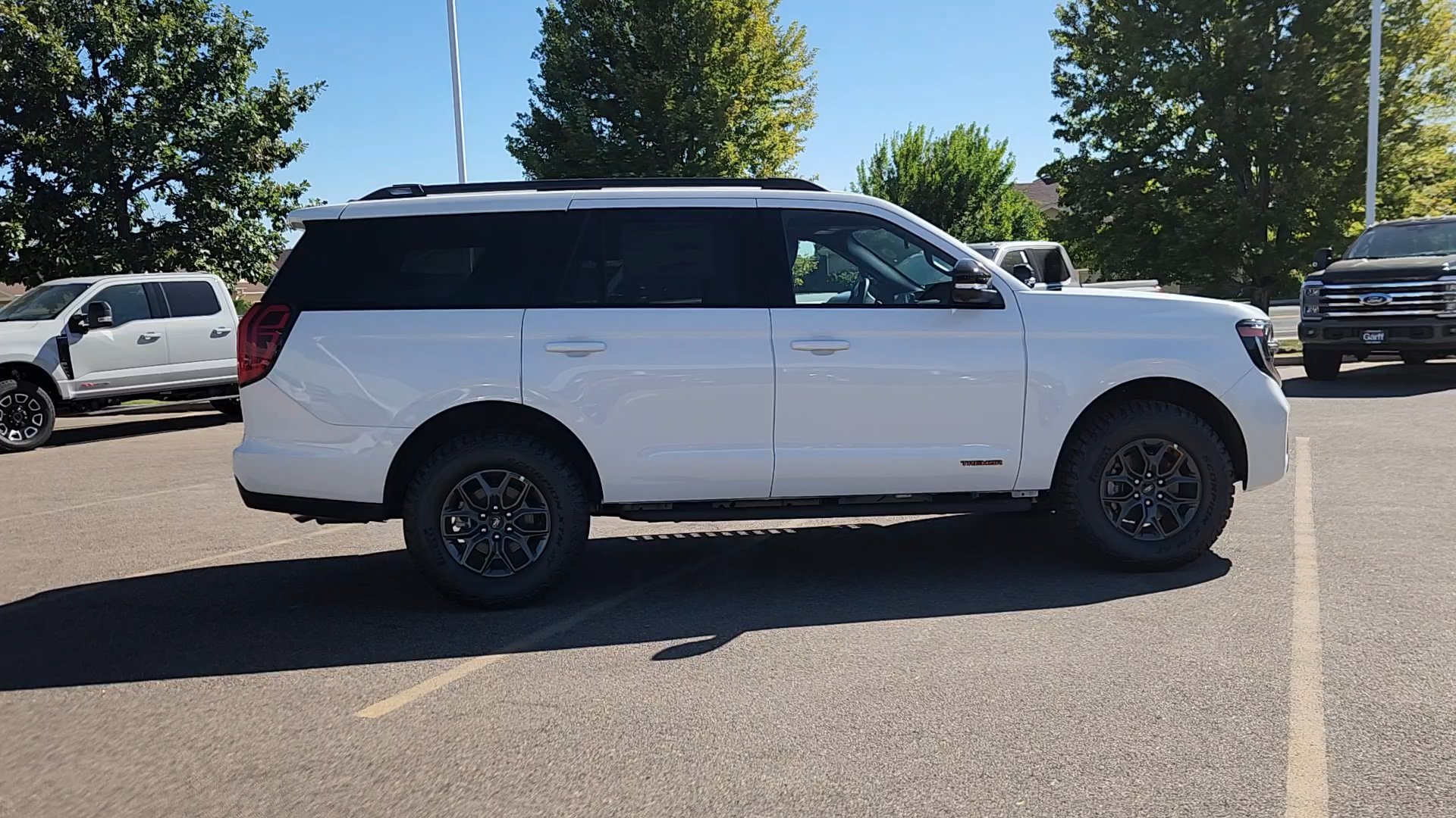 New 2027 Star White Metallic Tri-Coat Ford Tremor image 11
