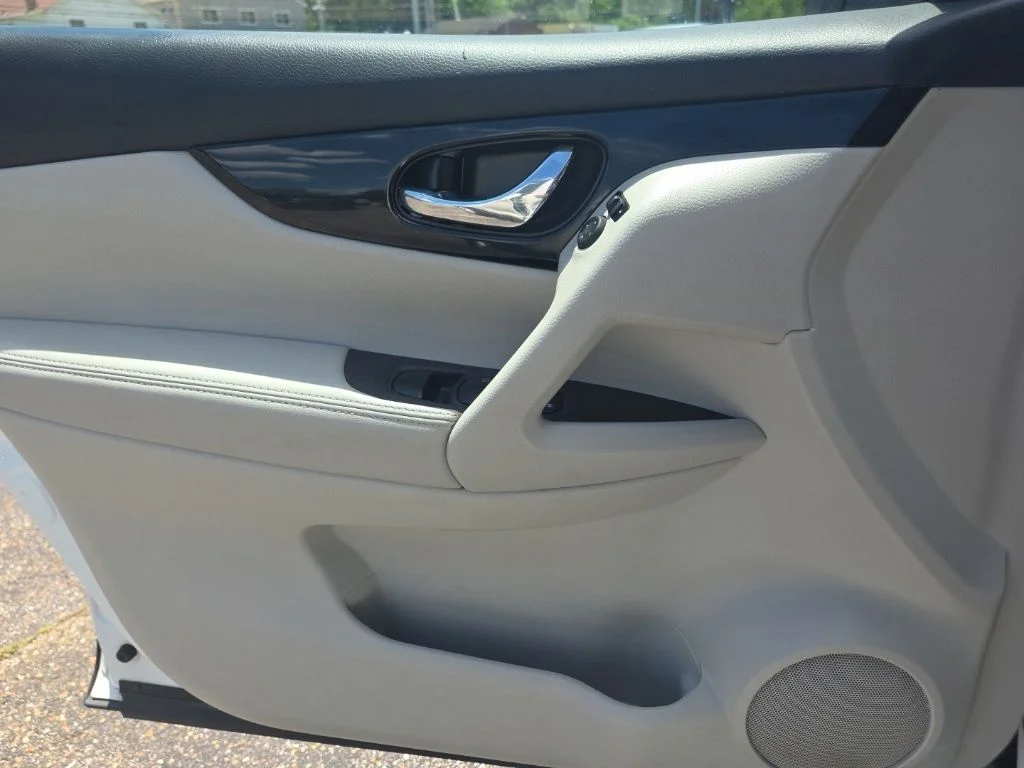 Used 2021 White Nissan SV image 13