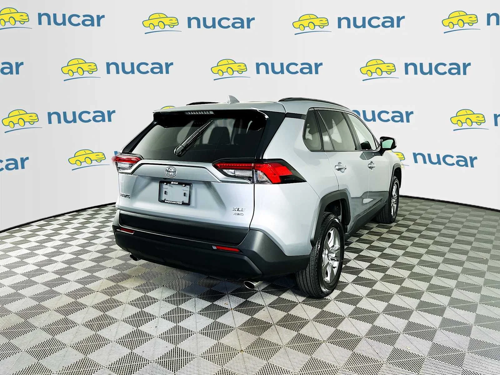 Used 2025 Silver Sky Metallic Toyota XLE image 7
