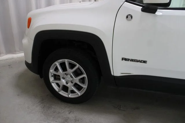 Used 2021 White Jeep Latitude image 31