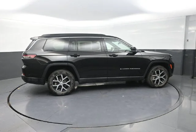Used 2025 Black Jeep Limited image 10