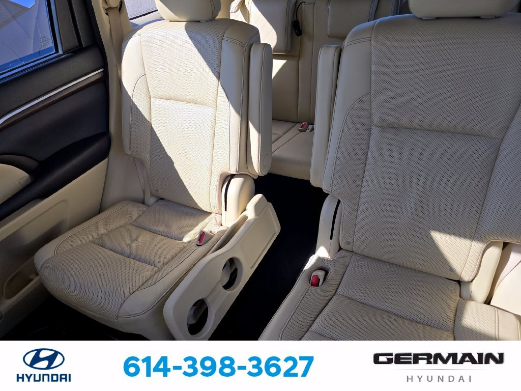 Used 2016 Red Toyota Limited image 19