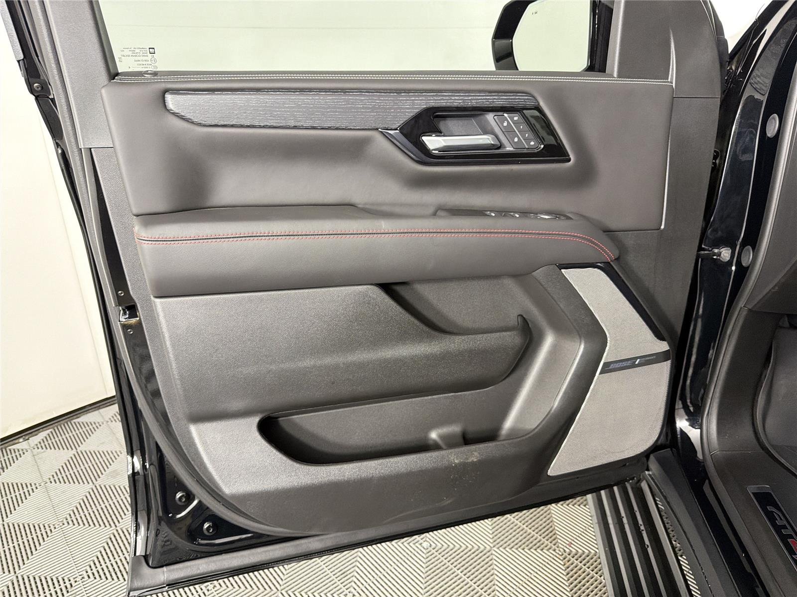 2026 GMC Yukon XL AT4 Ultimate - Photo 9