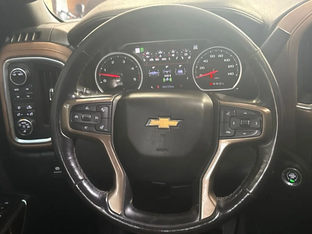 Used 2020 Iridescent Pearl Tricoat Chevrolet High Country image 18