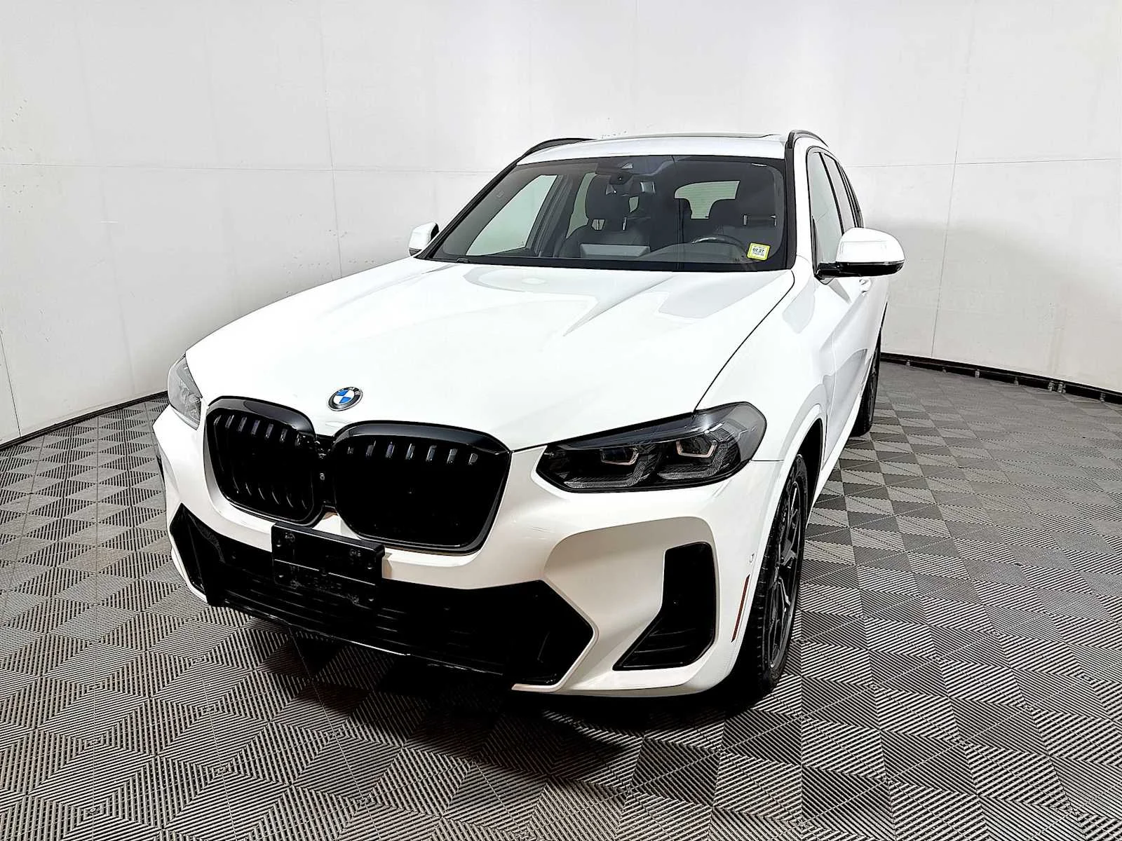 Certified Used 2023 Alpine White BMW xDrive30i image 3