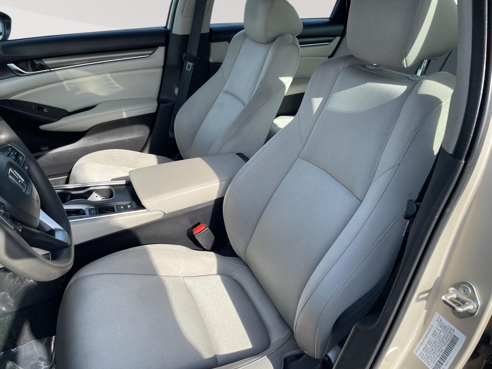 Used 2019 Champagne Frost Pearl Honda LX 1.5T image 10