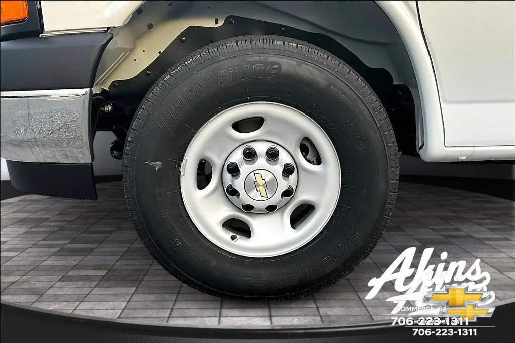 2025 Chevrolet Express Cargo Work Van - Photo 18