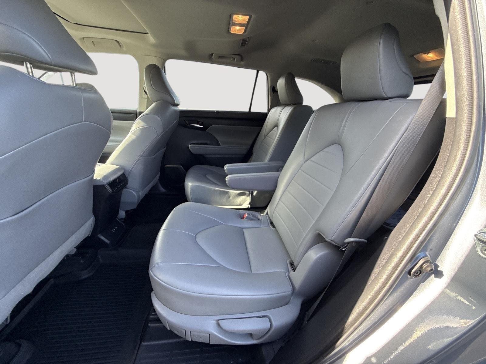 Used 2022 Moon Dust Toyota XLE image 28