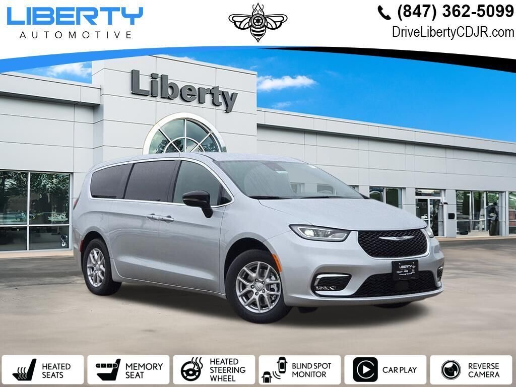 2026 Chrysler Pacifica Select's photo