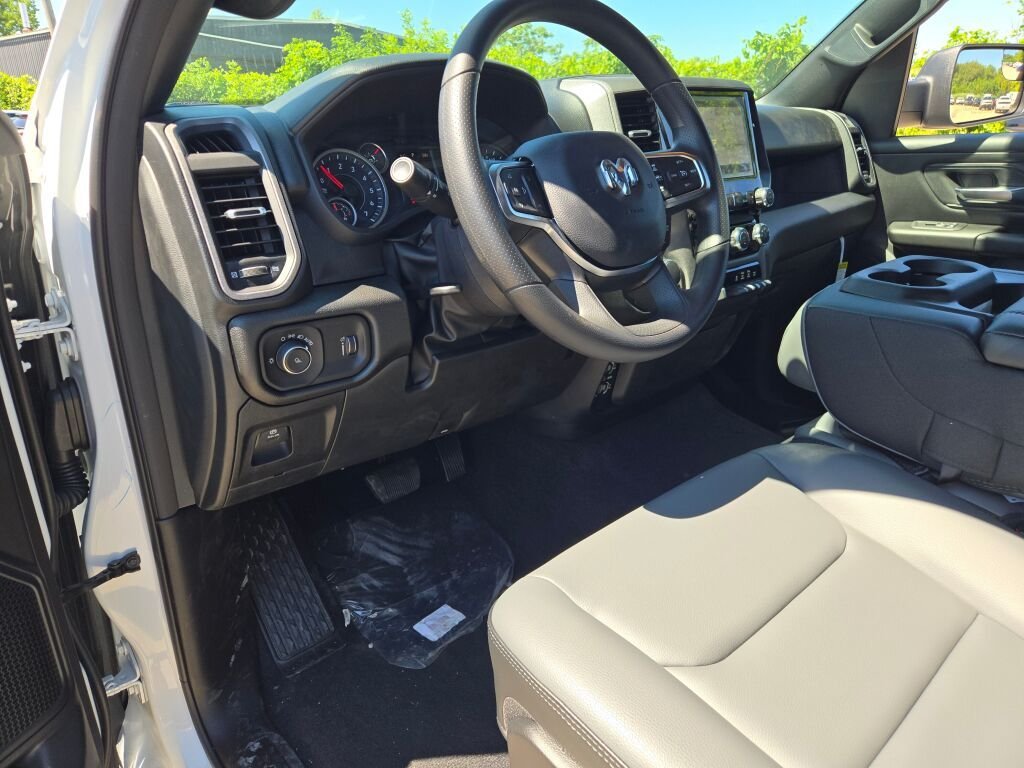 New 2026 Bright White Clearcoat RAM Tradesman image 19