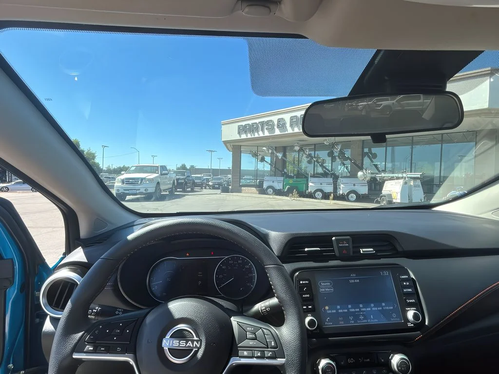 2025 Nissan Versa Sedan SR - Photo 22