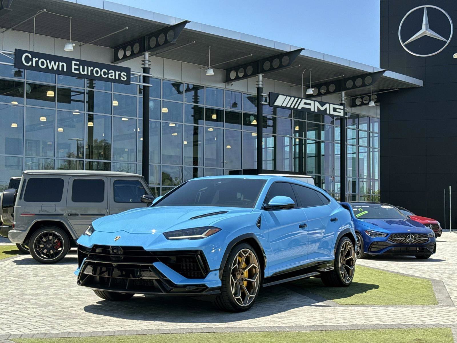 Used 2024 Blu Cepheus Metallic Lamborghini Performante image 1