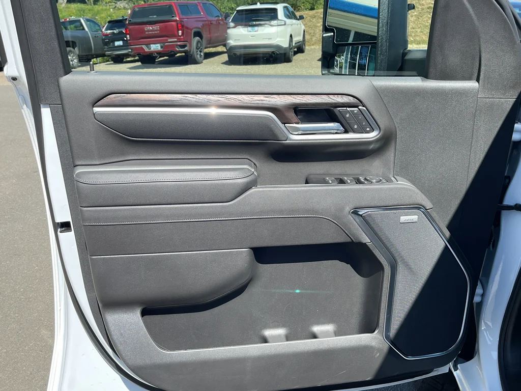 2025 GMC Sierra 3500HD SLT - Photo 15