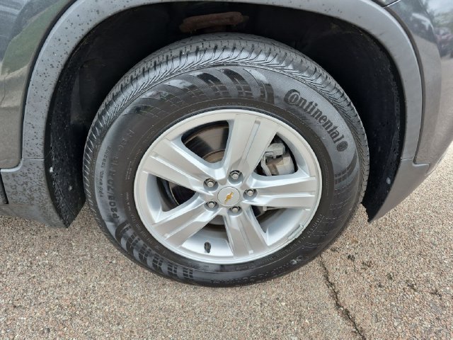 Used 2018 Gray Chevrolet LT image 9