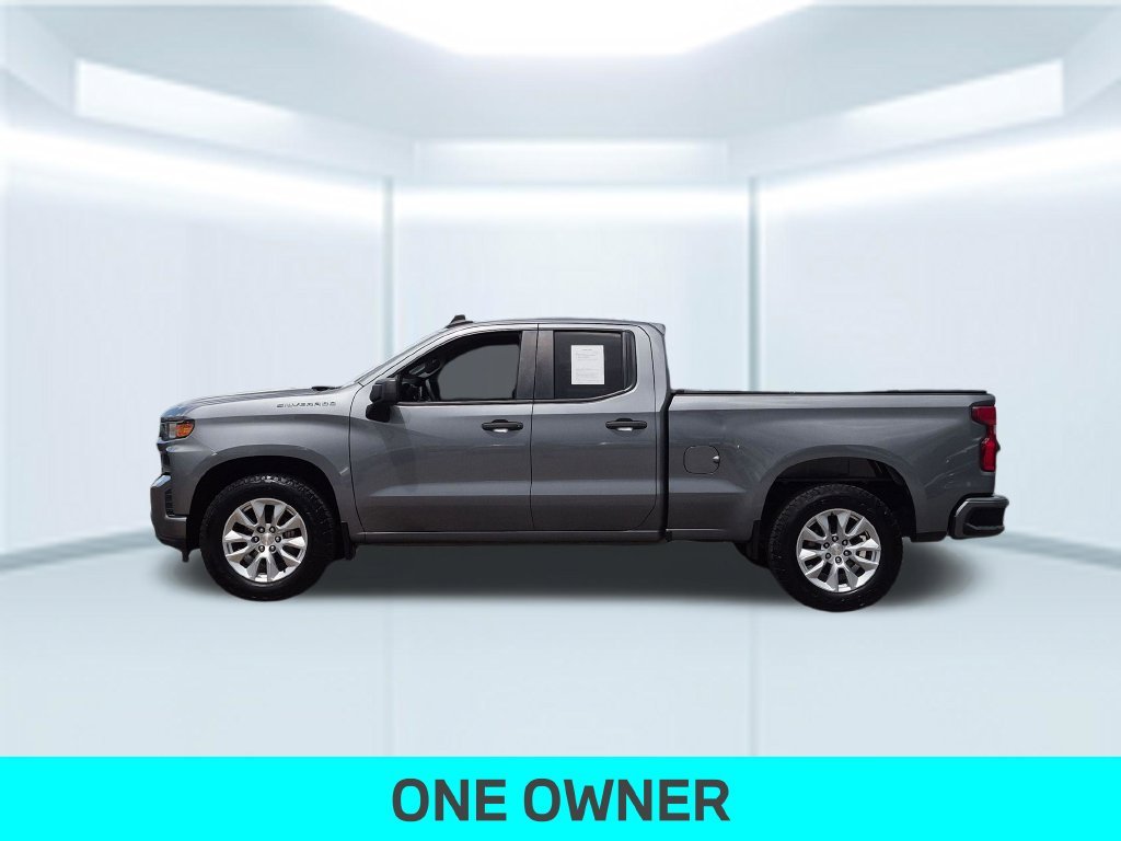 Used 2022 Gray Chevrolet Custom image 2