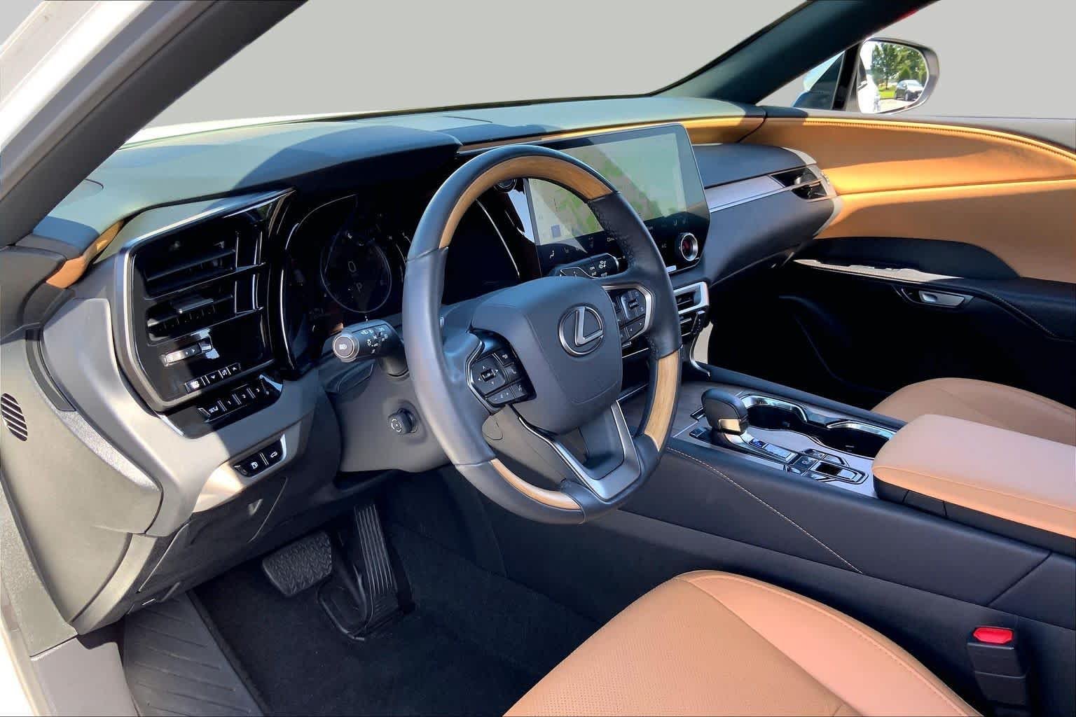 Used 2024 Eminent White Pearl Lexus Premium image 17