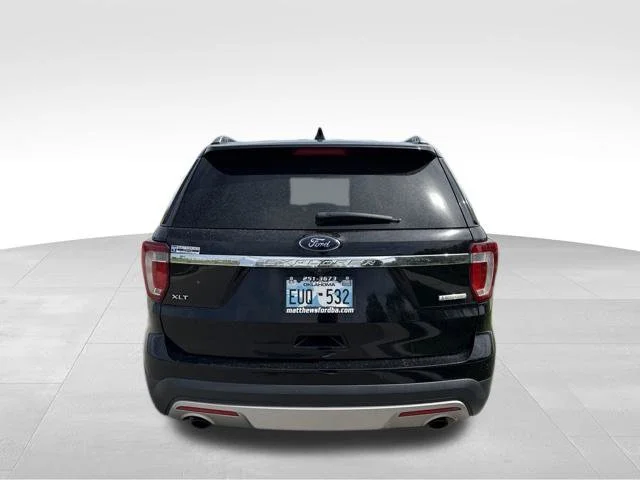 Used 2017 Black Ford XLT image 4