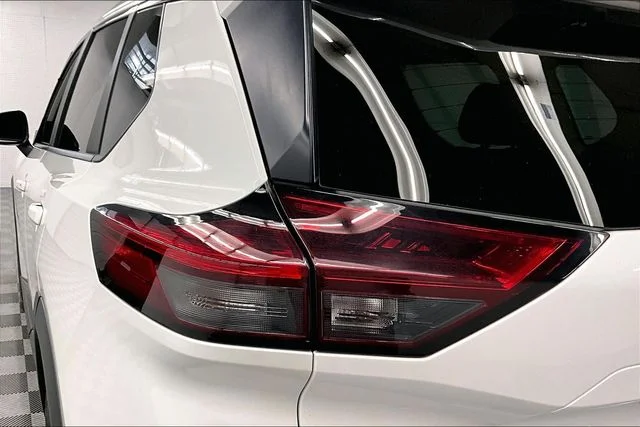 Used 2023 Pearl White Tricoat Nissan SV image 36