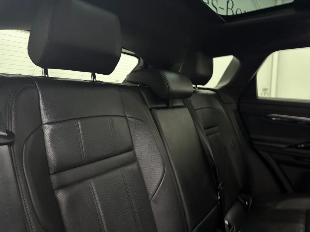 Used 2023 Black Land Rover SE image 25