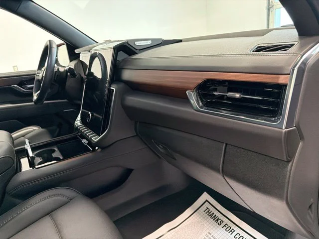 Used 2025 White GMC Denali image 43