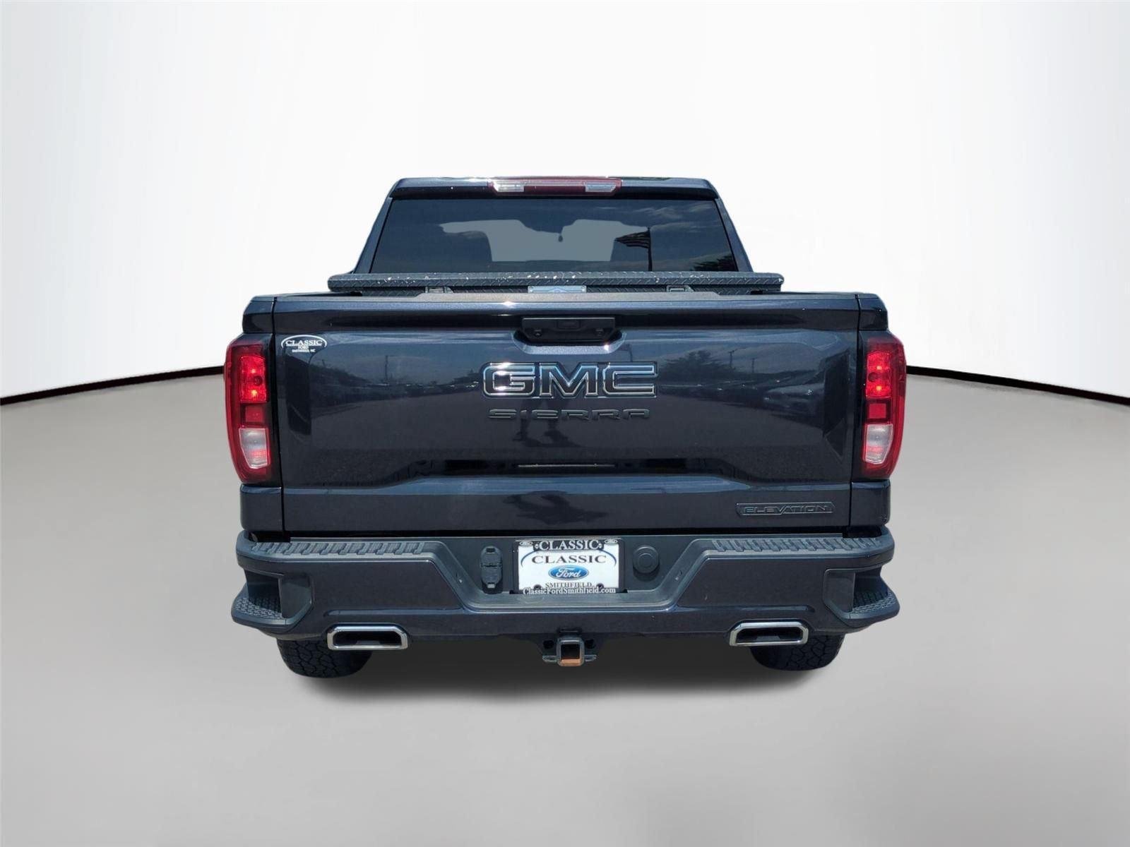 Used 2024 Onyx Black GMC Elevation image 4