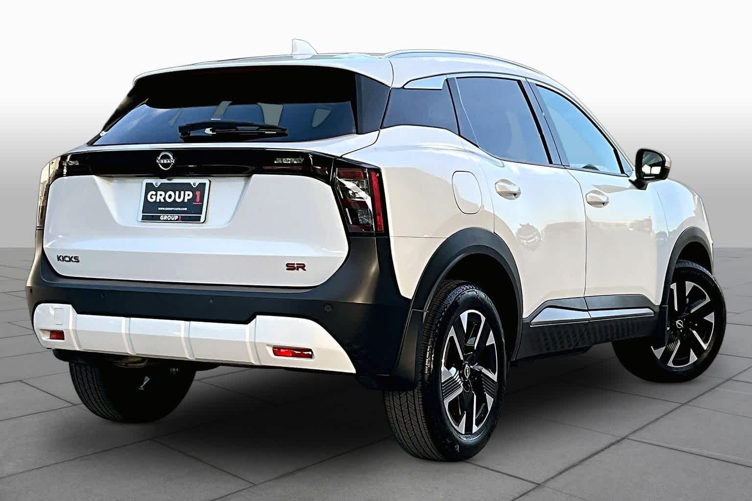 Certified Used 2025 Aspen White Tricoat Nissan SR image 13