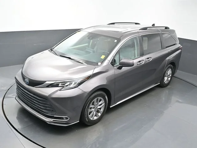 Used 2022 Gray Toyota XLE image 62