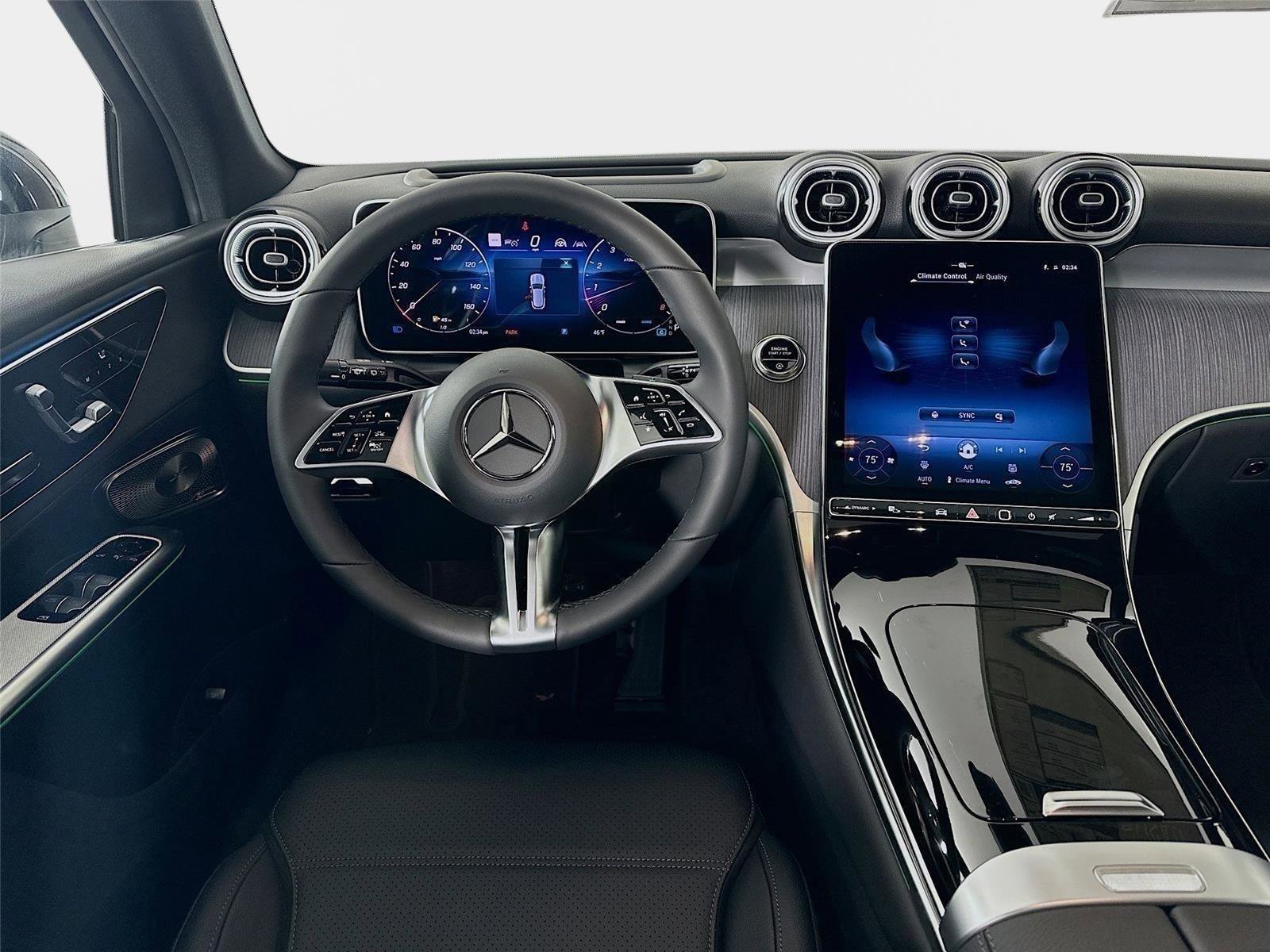 Used 2026  Mercedes-Benz GLC 300 image 29