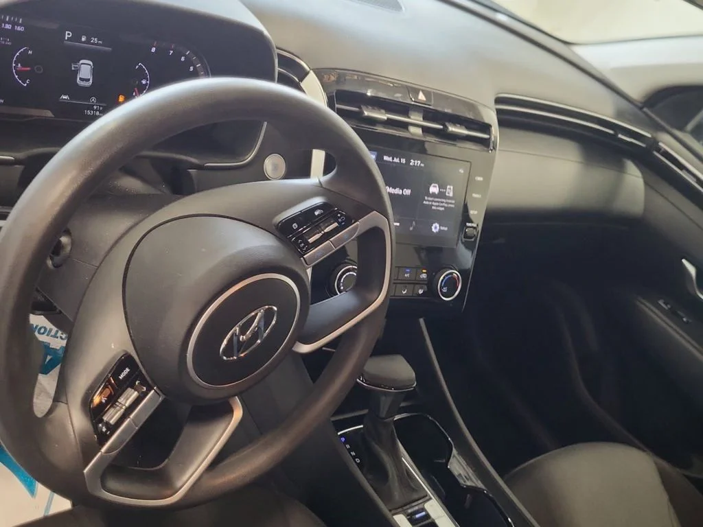 Used 2023 Black Hyundai SEL image 9