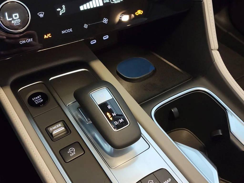 New 2027 HARBOR GRAY INFINITI Luxe FWD image 24