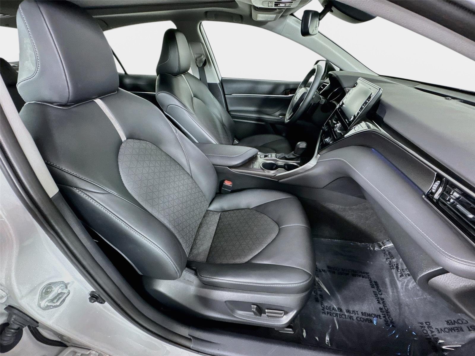 Used 2023 Ice Toyota XSE image 27