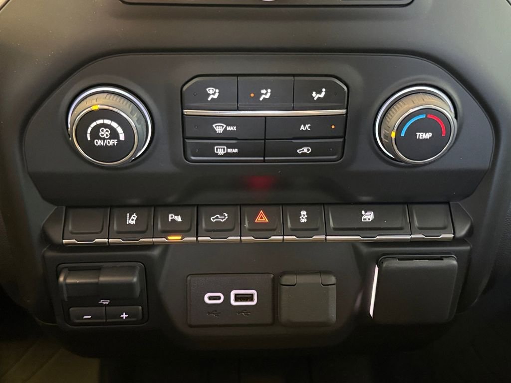 Used 2024 White Chevrolet Custom image 23