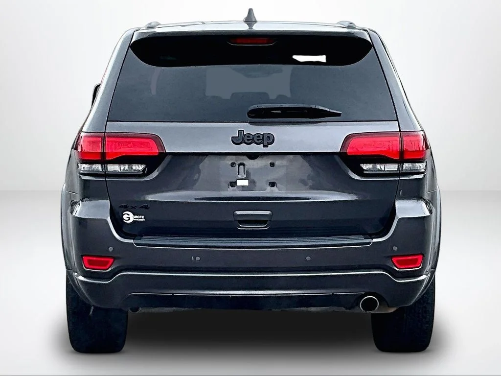 Used 2020 Gray Jeep Altitude image 5