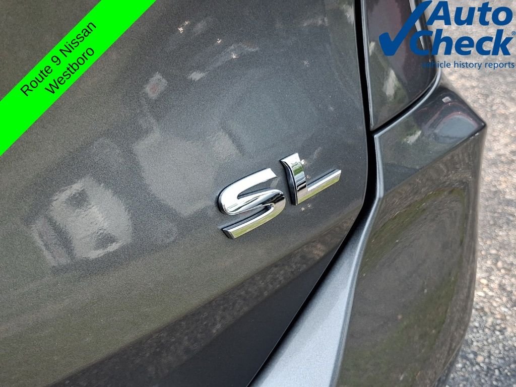 Used 2017 Gray Nissan SL image 9