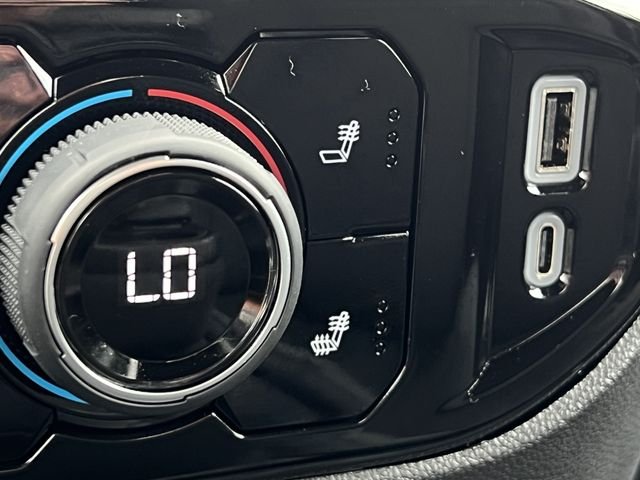 Used 2025 White Chevrolet LT image 19
