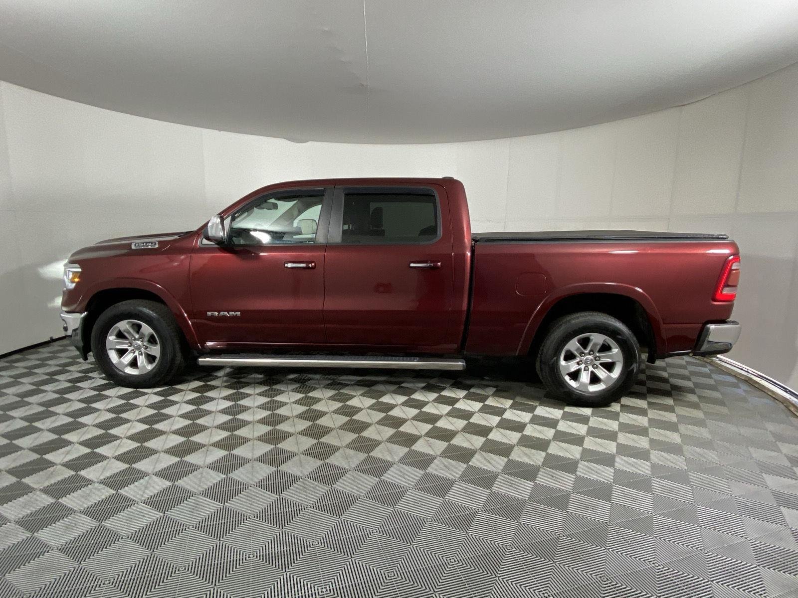 Used 2019 Delmonico Red Pearlcoat Ram Laramie image 4