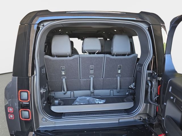 New 2026 Carpathian Grey LAND ROVER X-Dynamic SE image 10