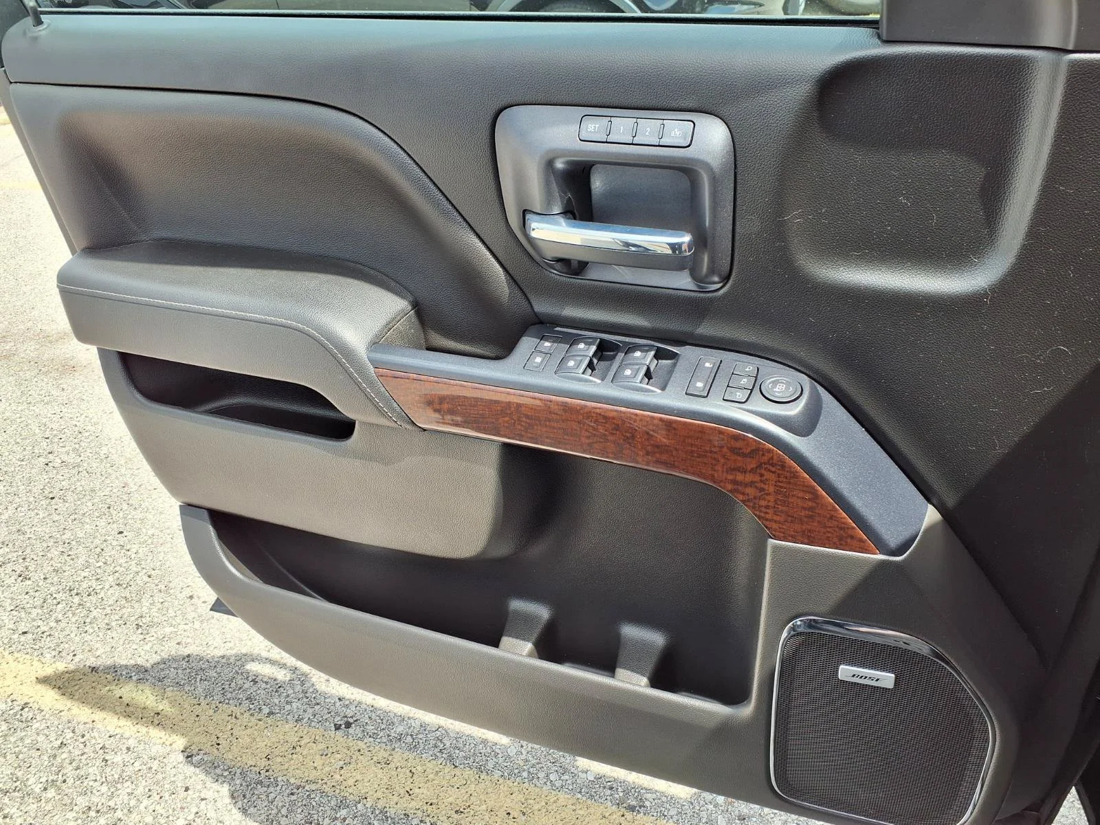 Used 2018 Onyx Black GMC SLT image 24