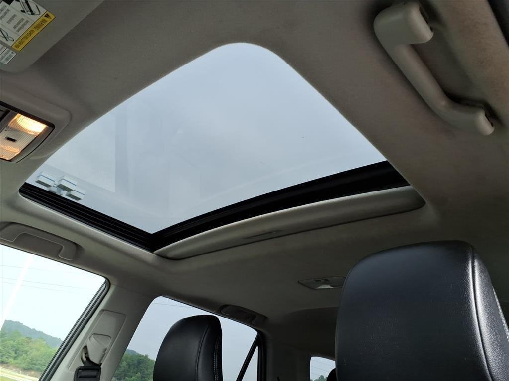 Used 2015 Magnetic Gray Metallic Toyota SR5 Premium image 14