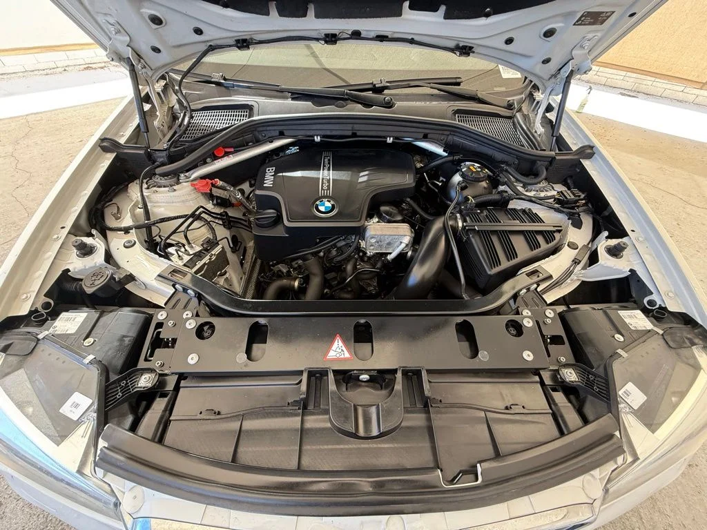Used 2016 White Metallic BMW xDrive28i image 43