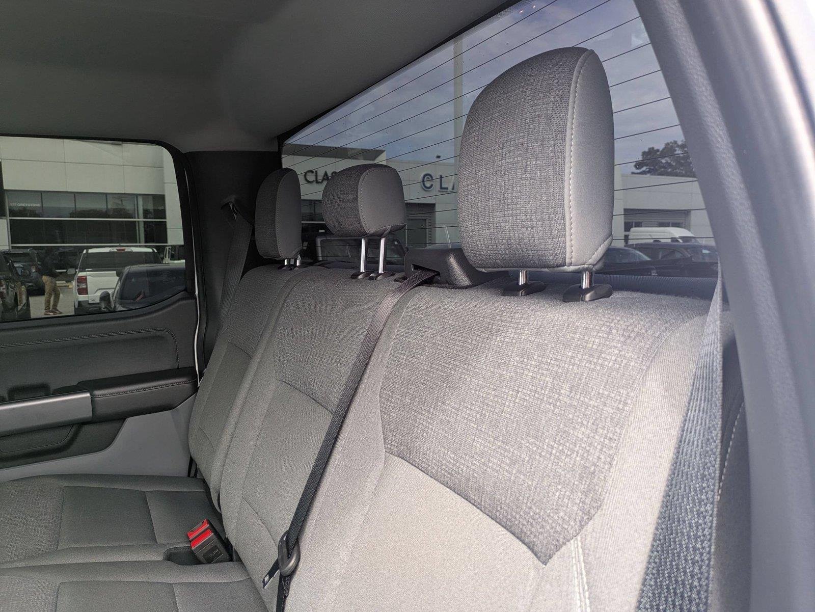 Used 2025 Oxford White Ford XLT image 28
