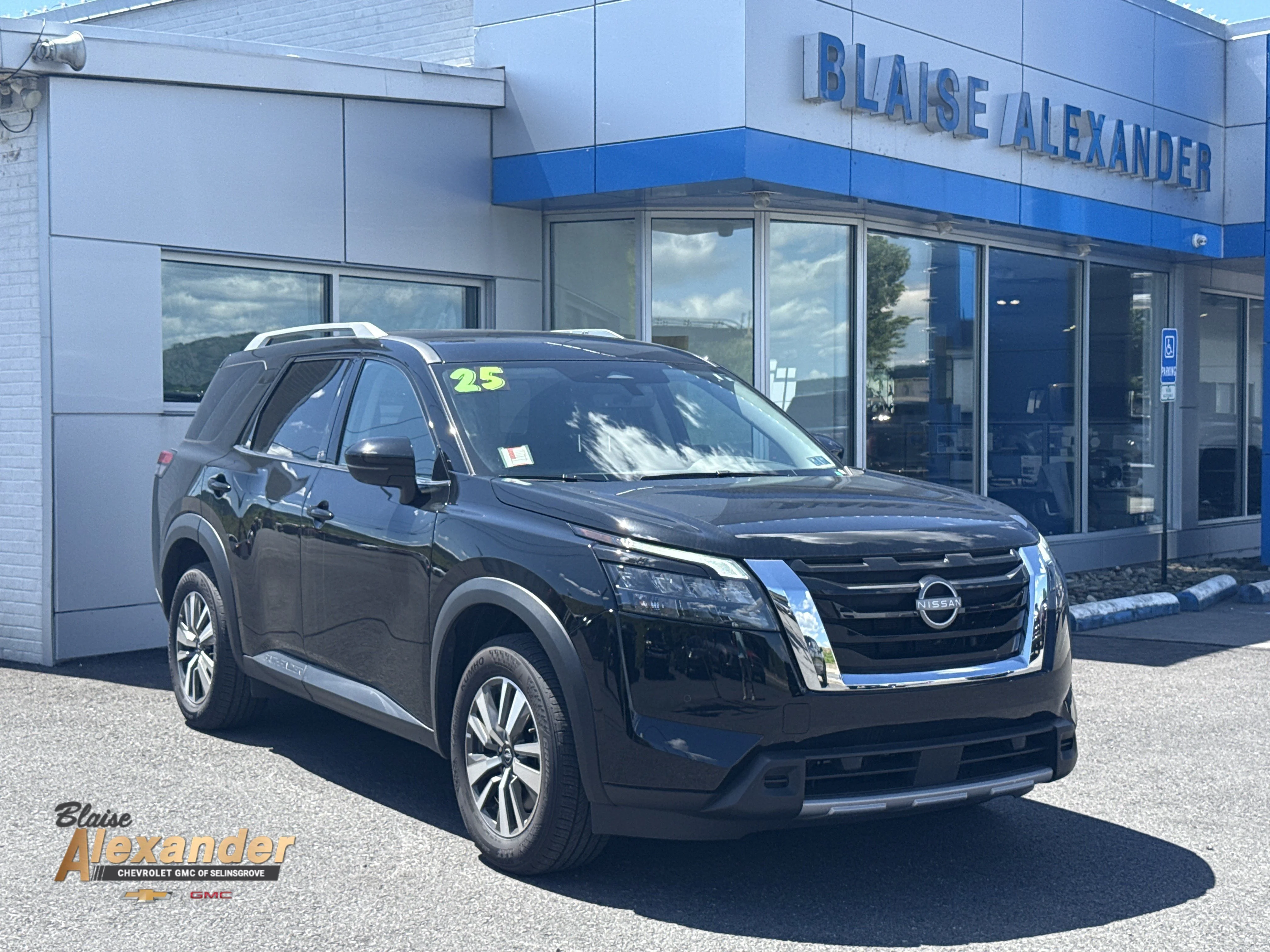 Used 2025 Super Black Nissan SL image 1