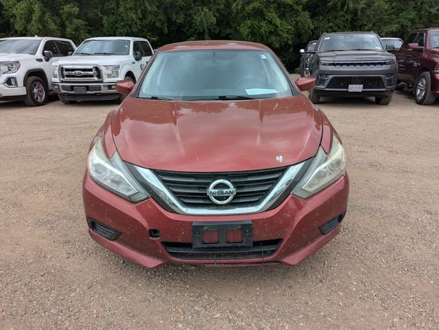 Used 2016 Red Nissan 2.5 S image 9